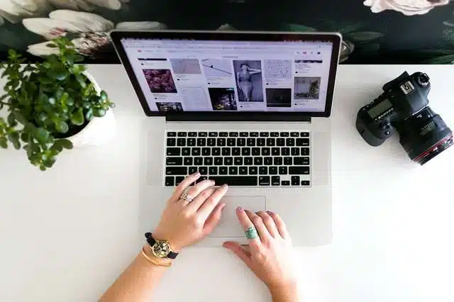 AI Website Builders: Pros & Cons of Using AI for Web Design AI Website Builders
