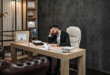 Do You Need an Employment Lawyer? Here’s When to Call One employment lawyer